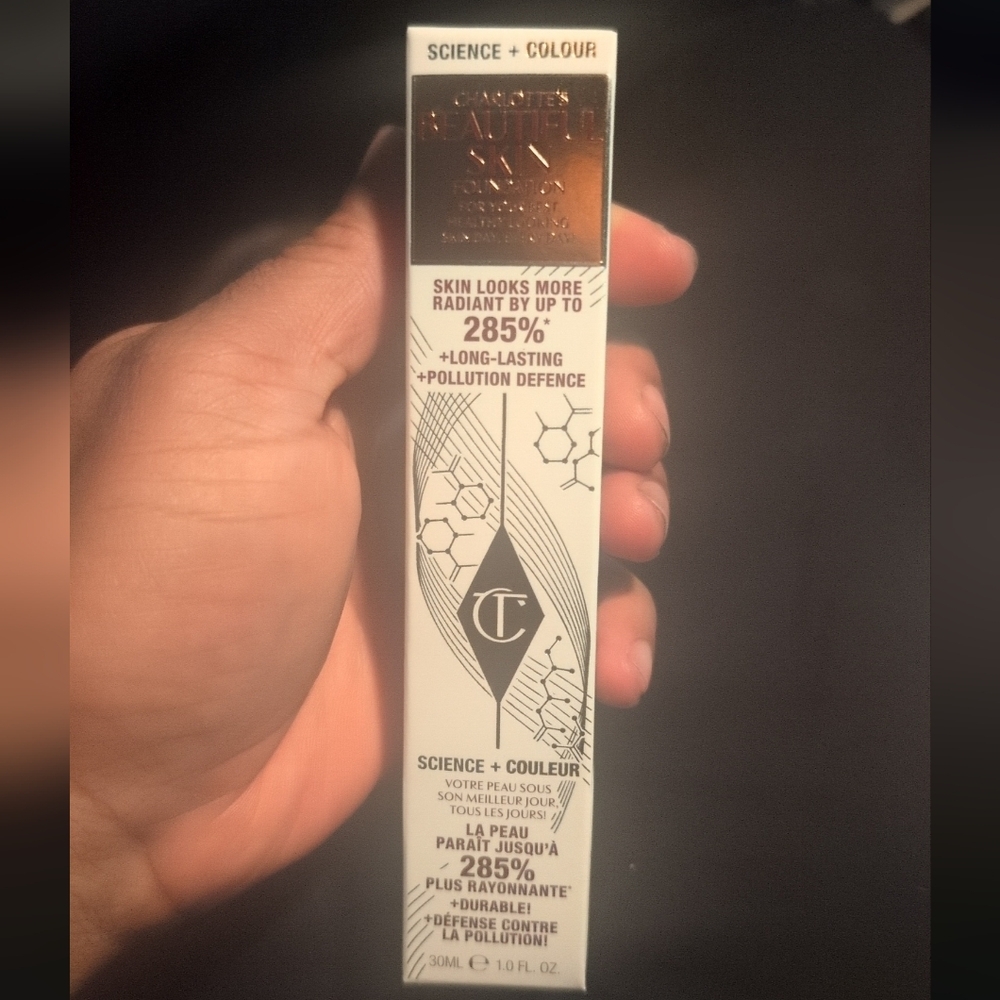Charlotte Tilbury Beautiful Skin Foundation -8 Warm Chaud